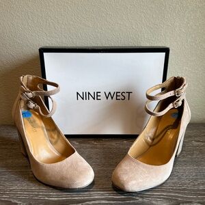 Like New! Nine West Women's sz 7.5 Tan brown suede Ankle Strap Heels